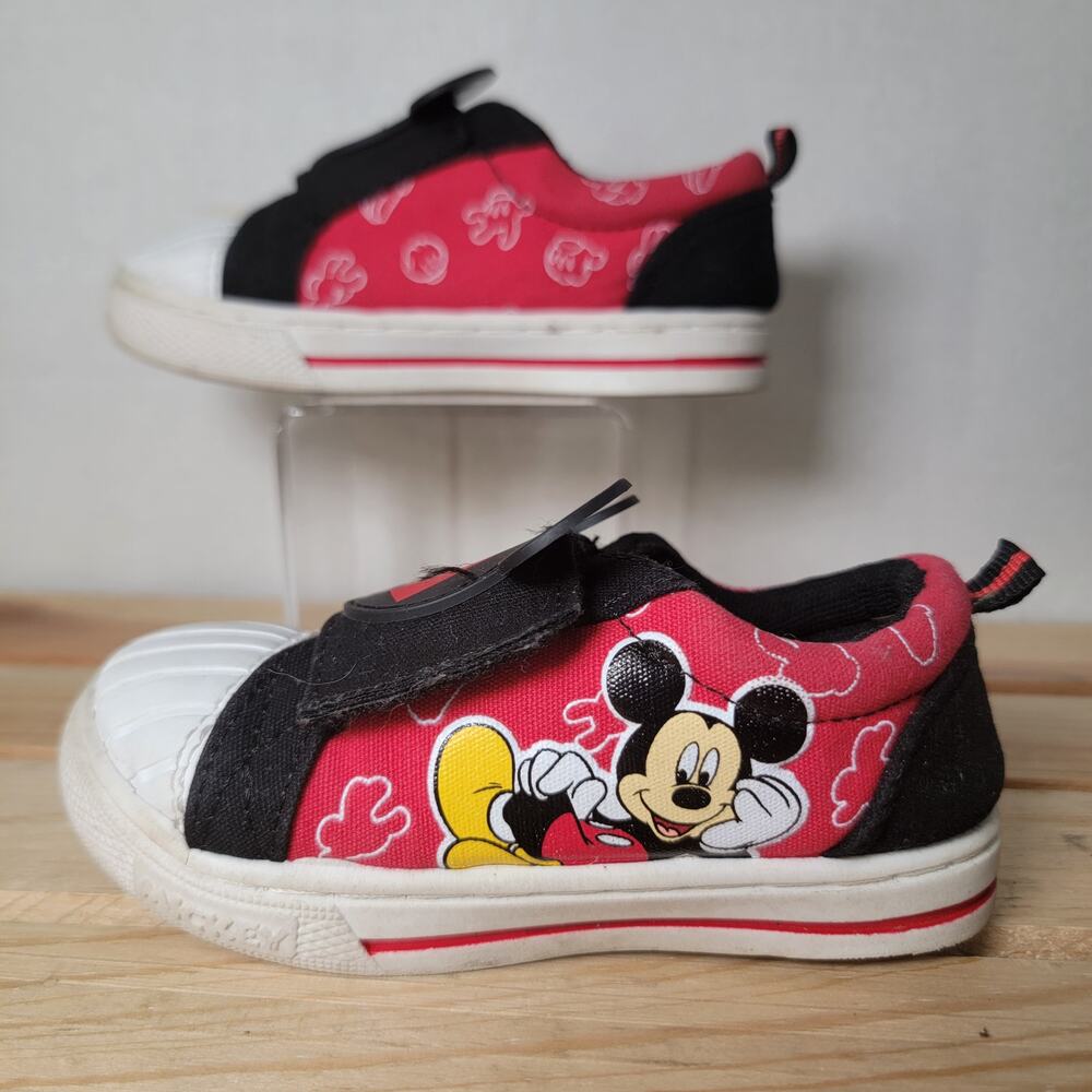 Disney Mickey Mouse Toddler Cap Toe Sneakers - Size 7